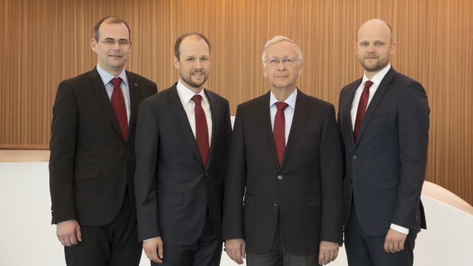 Die Geschäftsführung der Meyer Werft (v.l.n.r.): Thomas Weigend, Dr. Jan Meyer, Bernard Meyer und Tim Meyer. Foto: Meyer Werft Die Geschäftsführung der Meyer Werft (v.l.n.r.): Thomas Weigend, Dr. Jan Meyer, Bernard Meyer und Tim Meyer. Foto: Meyer Werft