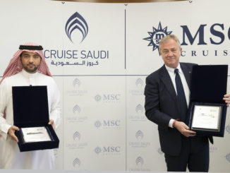 Fawaz Farooqui, Geschäftsführer von Cruise Saudi, und Pierfrancesco Vago, Executive Chairman von MSC Cruises. Foto: MSC Cruises